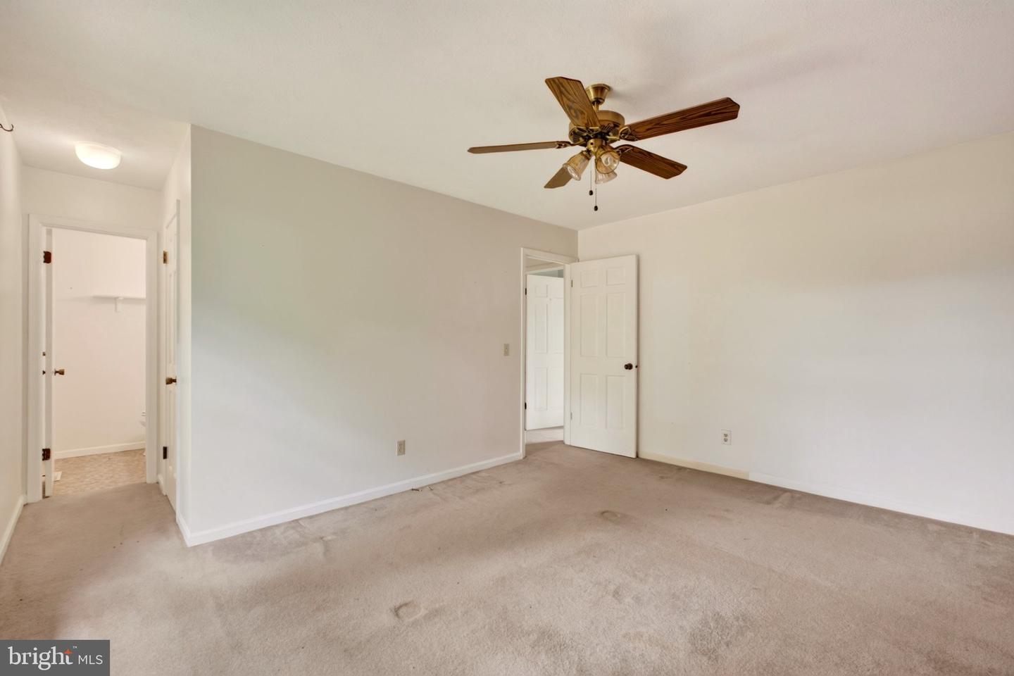 106 Hillside Ave Property Photo 11