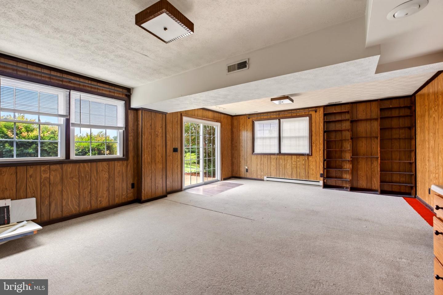 106 Hillside Ave Property Photo 16