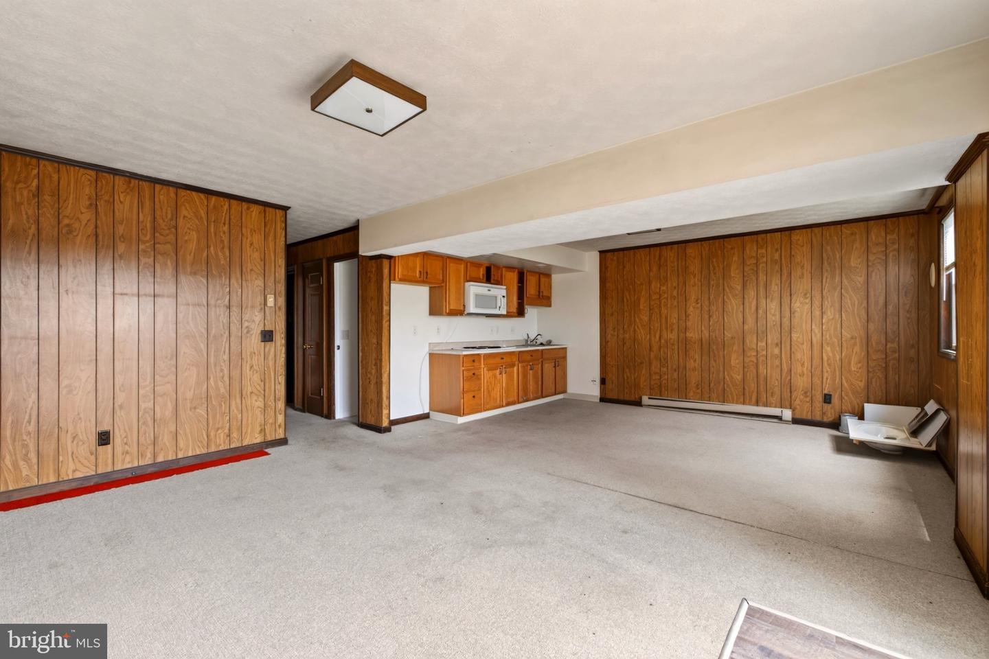 106 Hillside Ave Property Photo 18