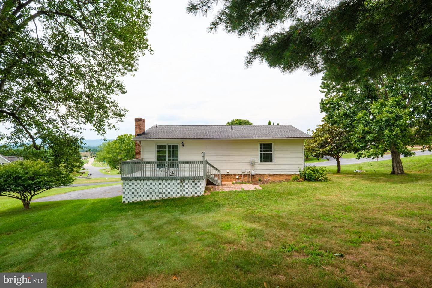 106 Hillside Ave Property Photo 27