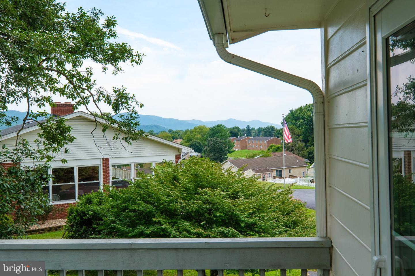 106 Hillside Ave Property Photo 30
