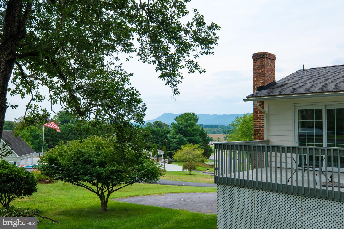 106 Hillside Ave Property Photo 32