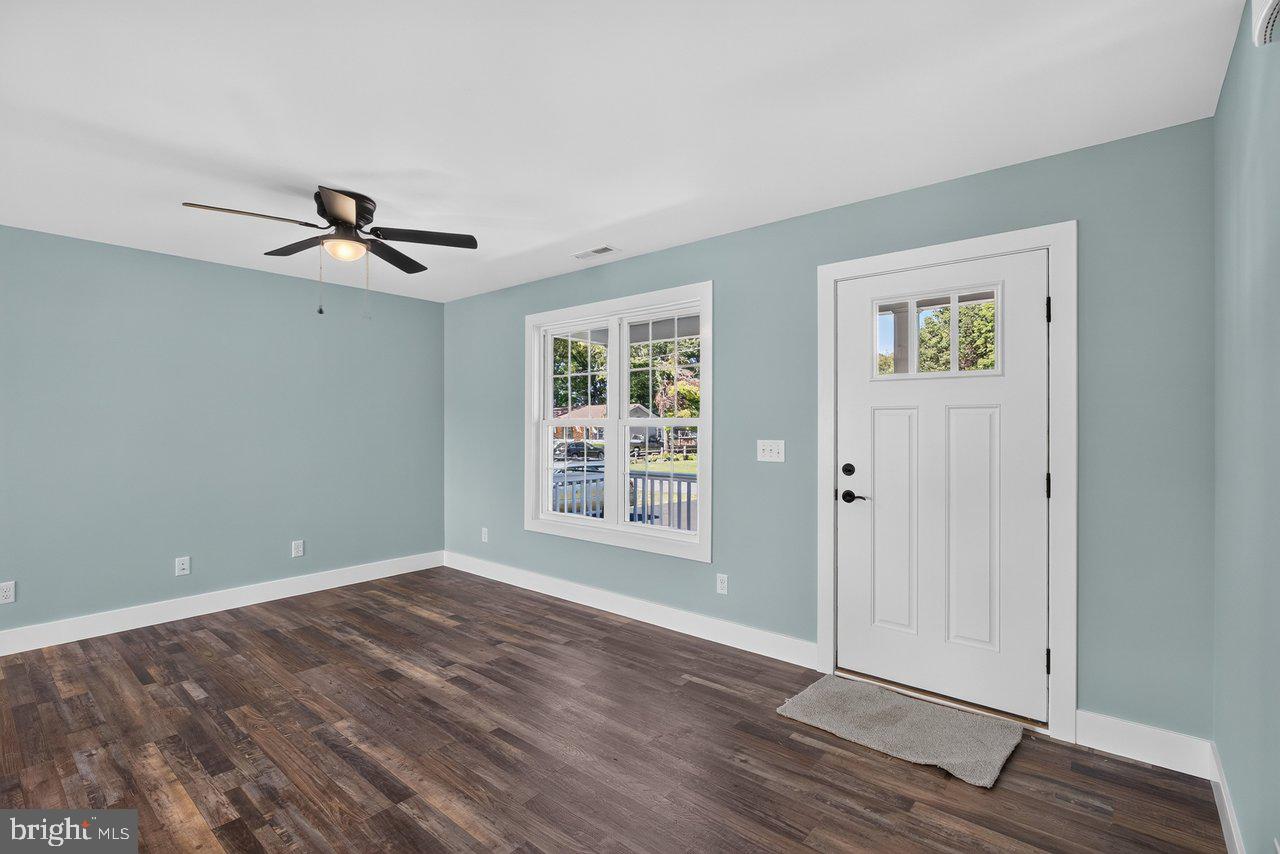 101 8th St Property Photo 5