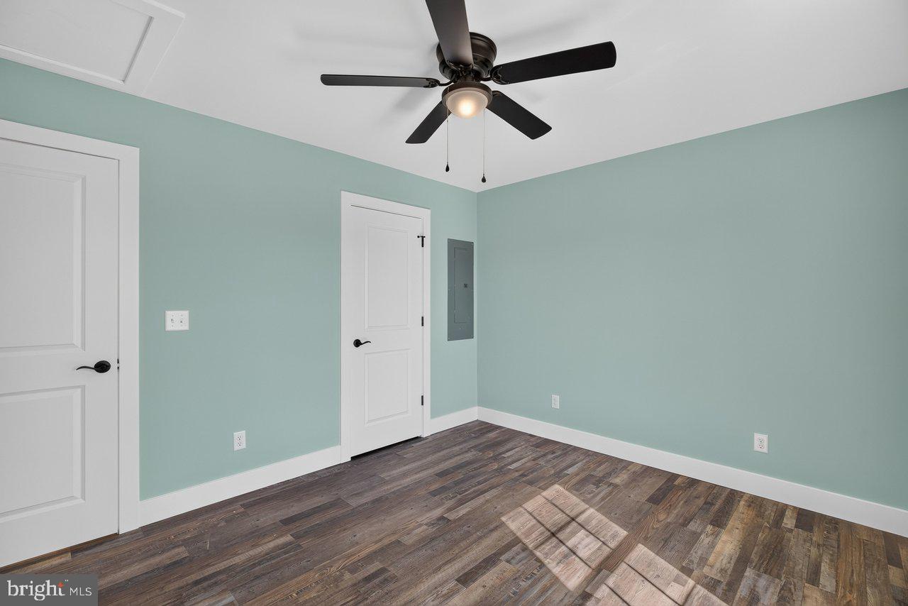 101 8th St Property Photo 25