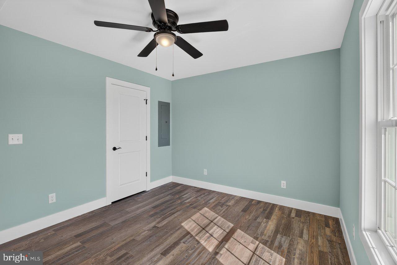 101 8th St Property Photo 28