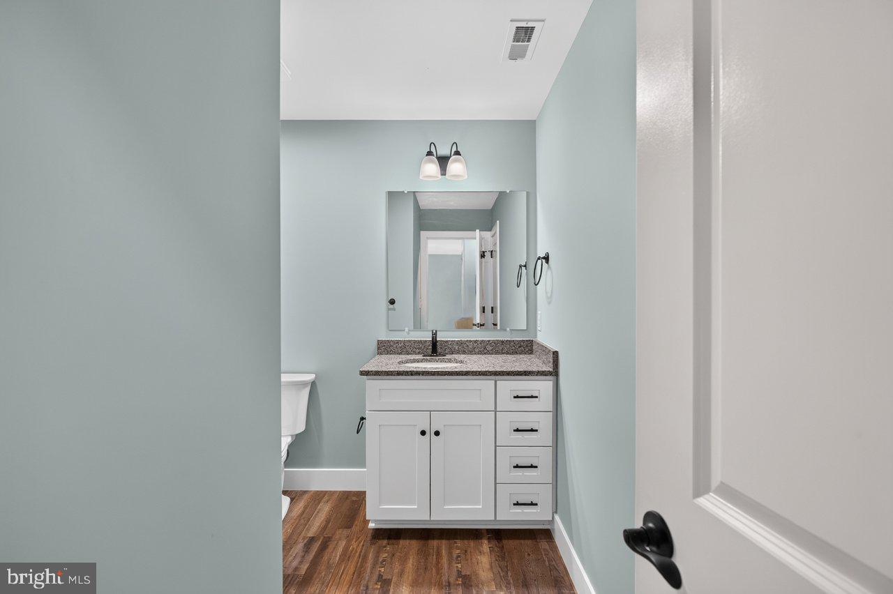 101 8th St Property Photo 51