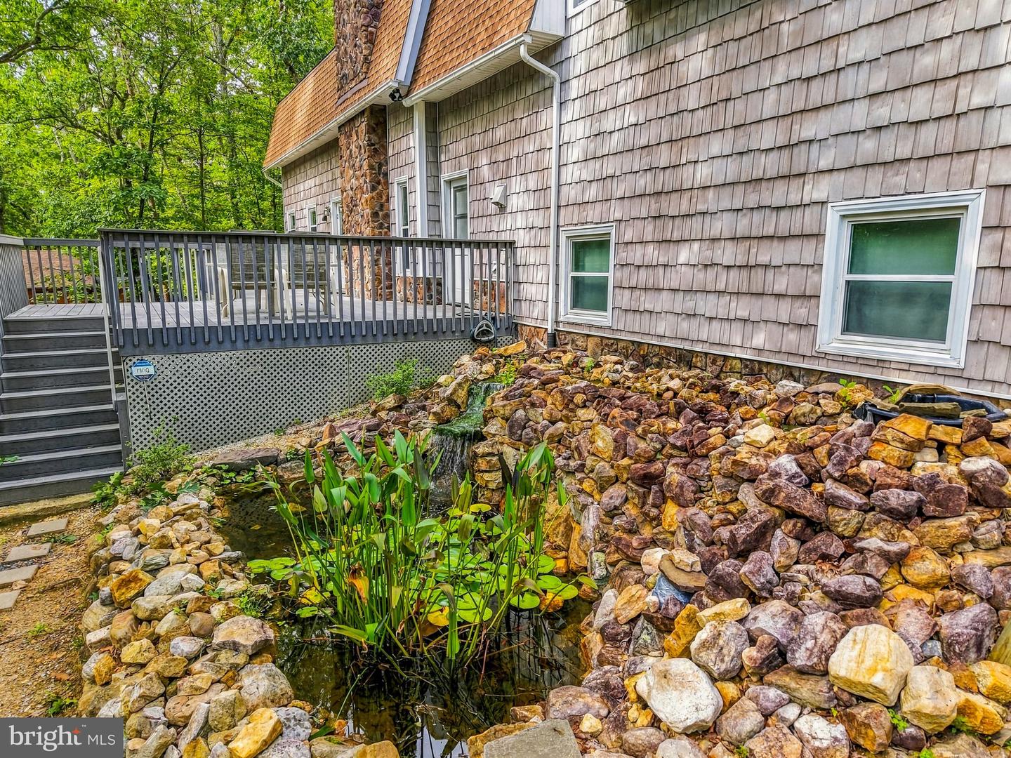 134 Page Ct Property Photo 3