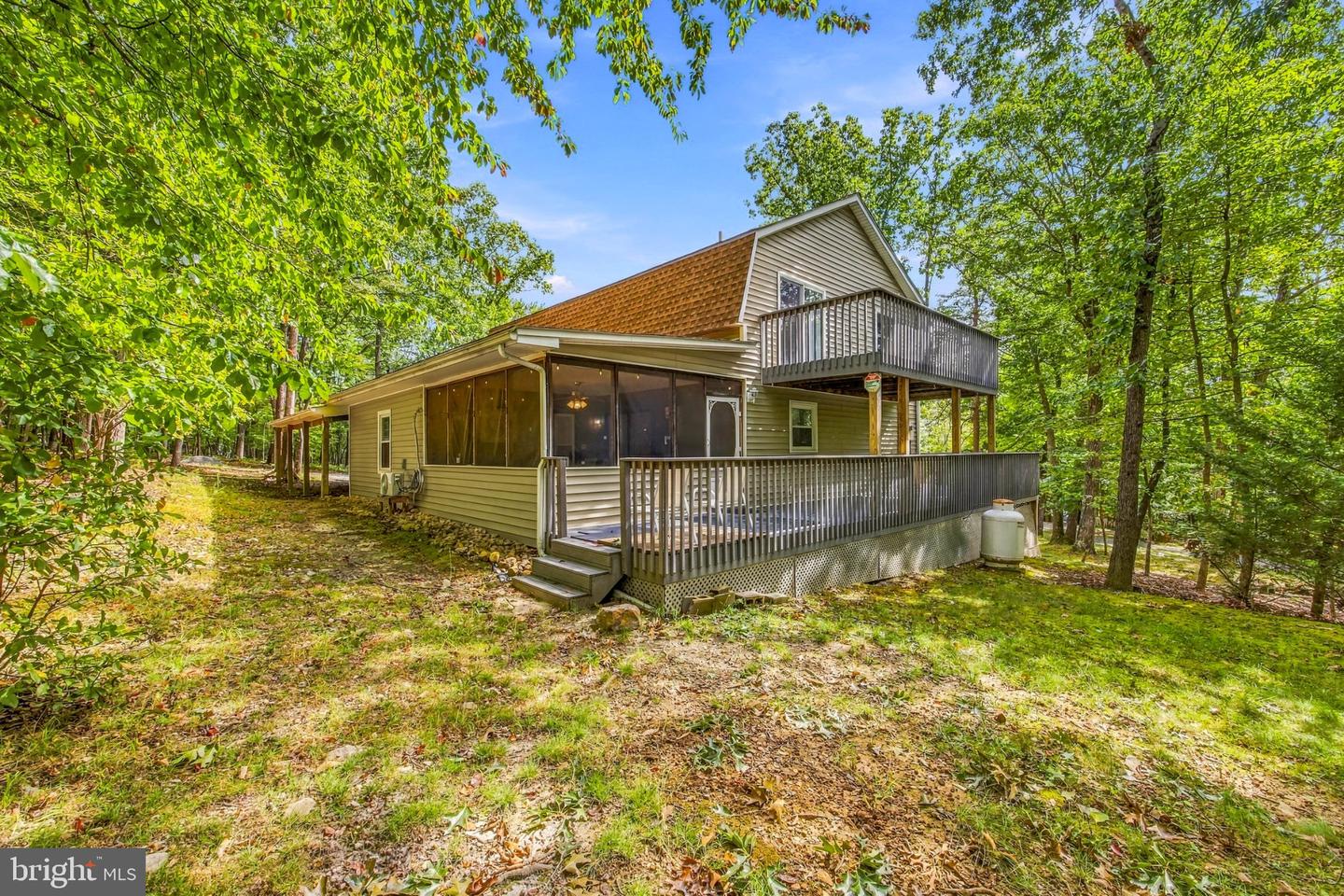134 Page Ct Property Photo 6