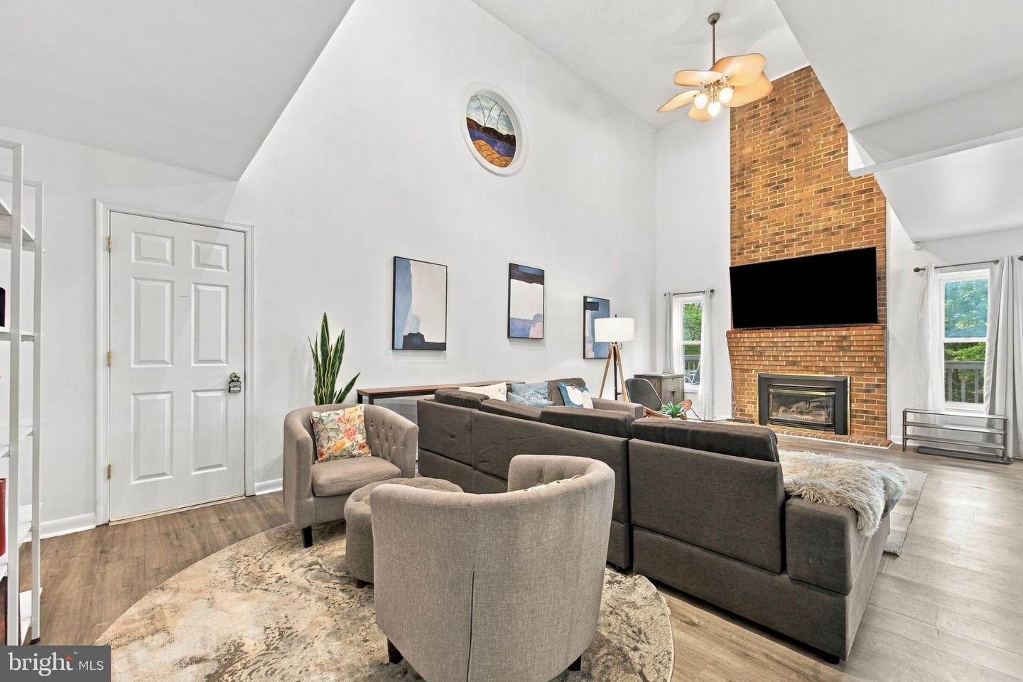 134 Page Ct Property Photo 9
