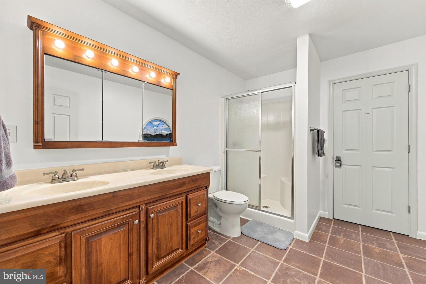 134 Page Ct Property Photo 40