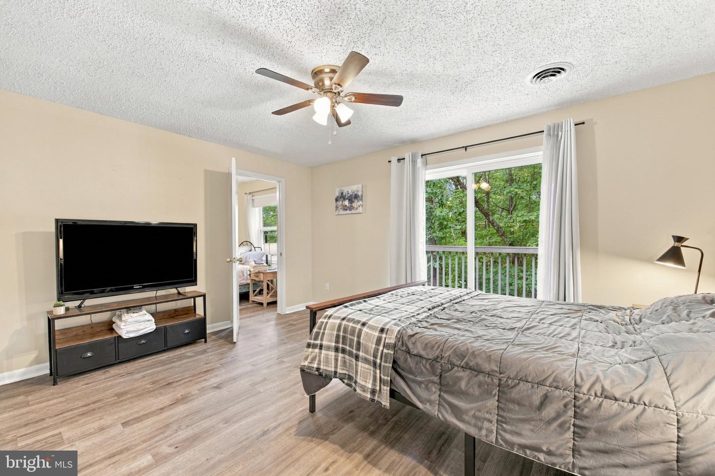 134 Page Ct Property Photo 41