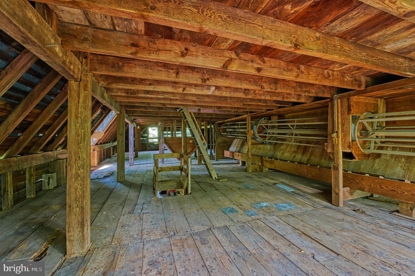 18 Old Mill Rd Property Photo 15