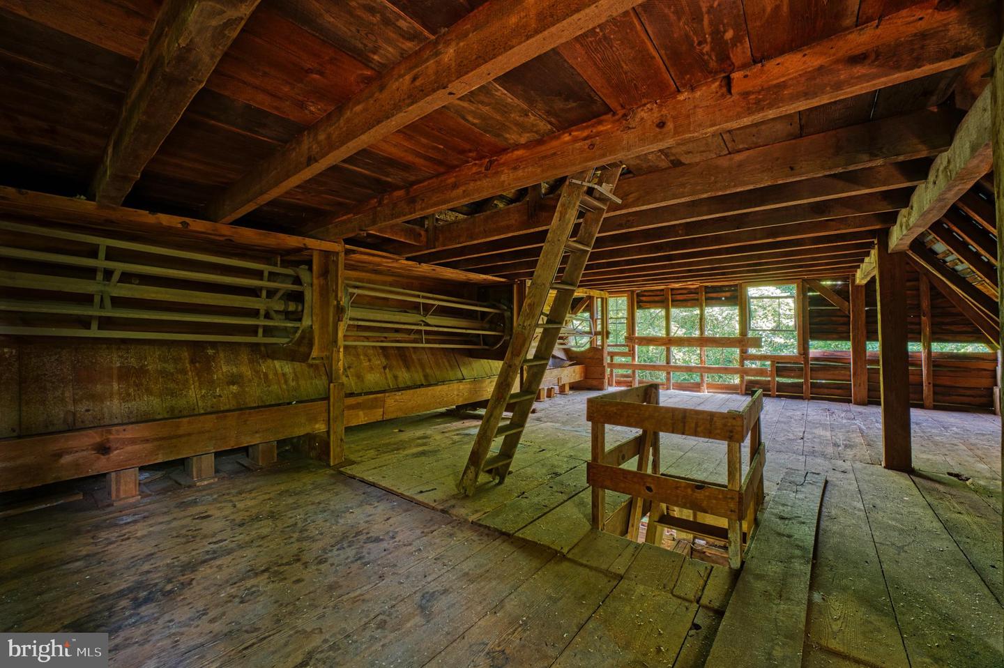 18 Old Mill Rd Property Photo 16