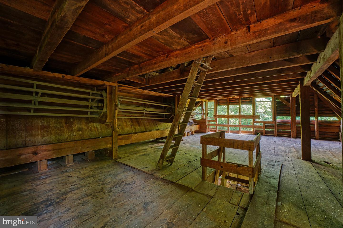 18 Old Mill Rd Property Photo 18