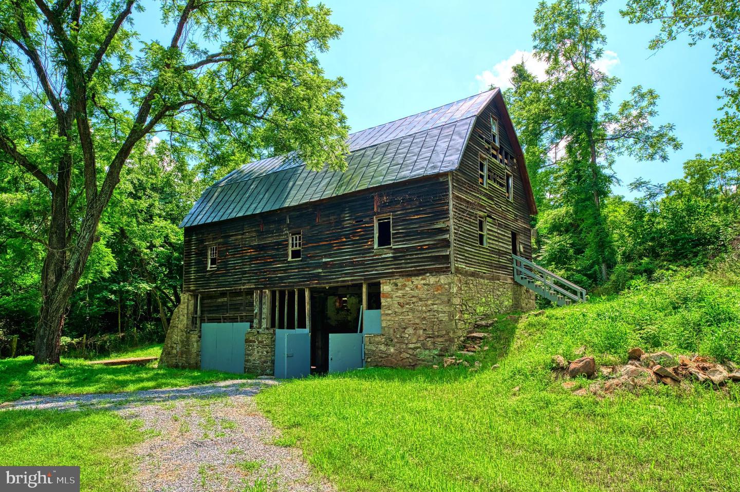 18 Old Mill Rd Property Photo 1