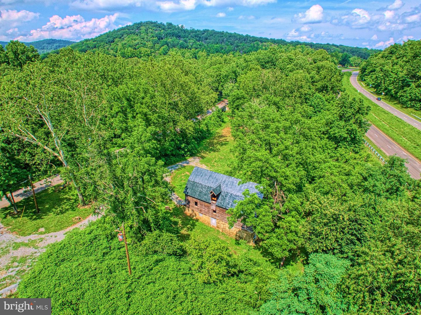 18 Old Mill Rd Property Photo 2