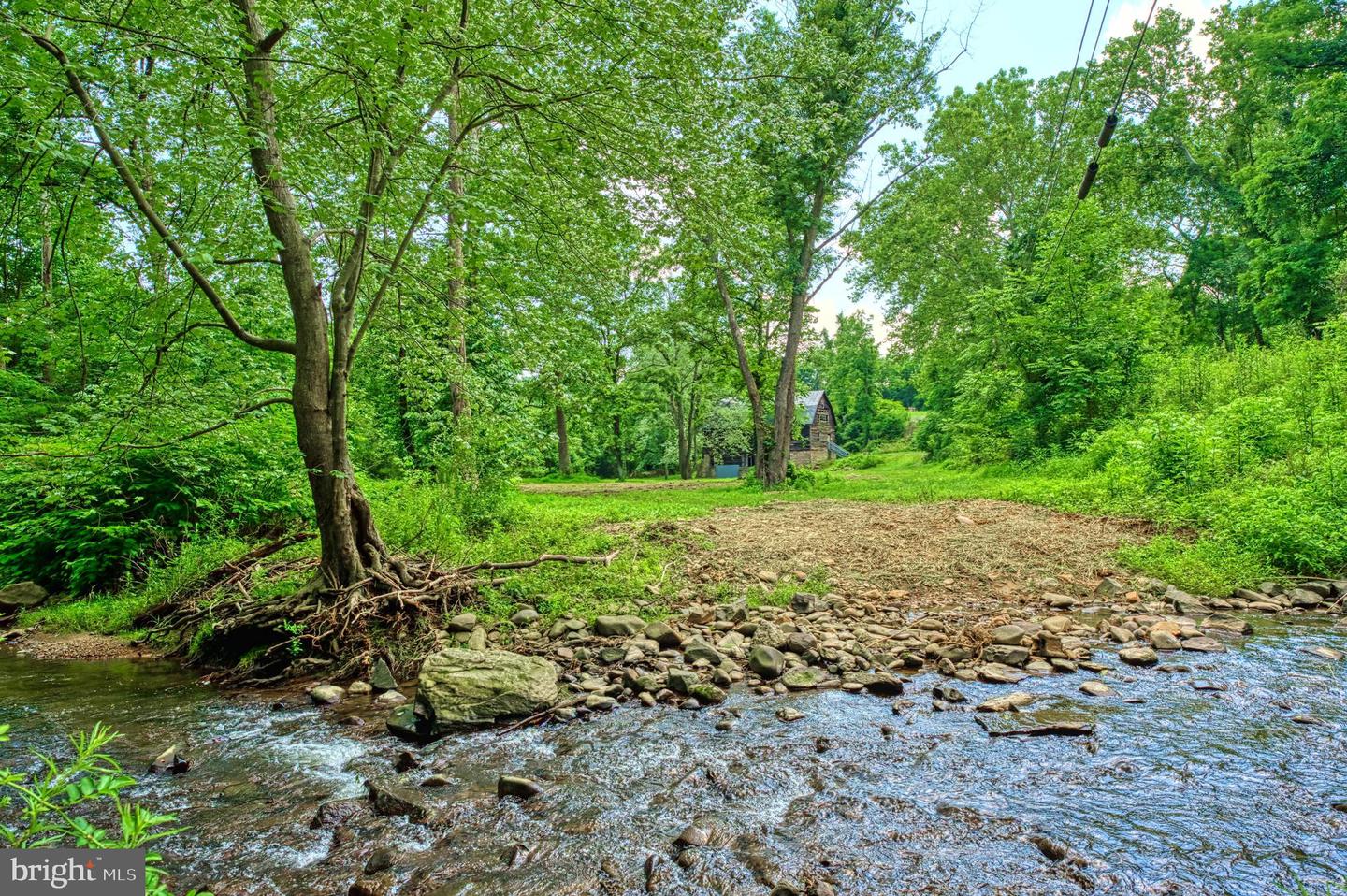 18 Old Mill Rd Property Photo 4