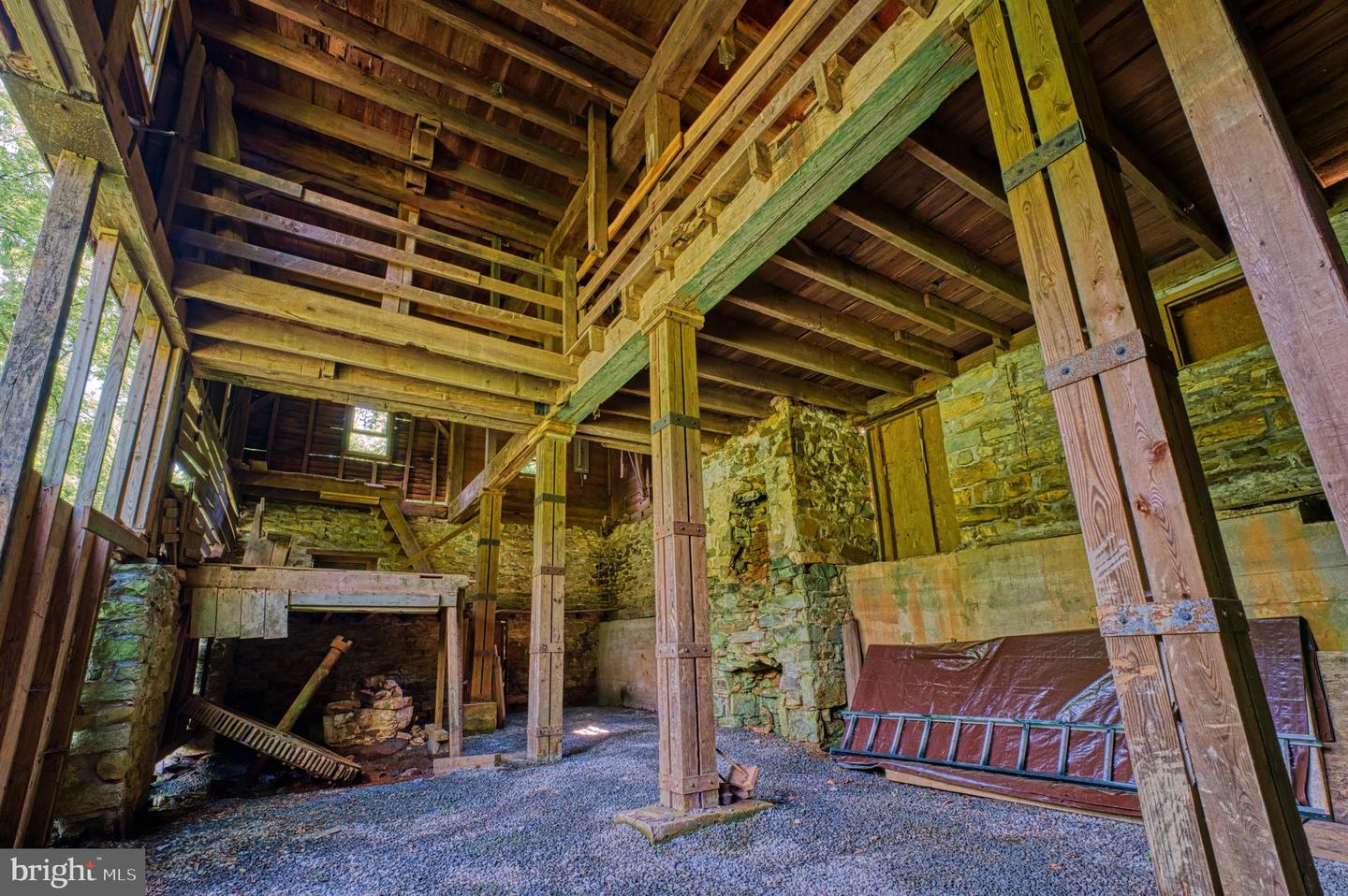 18 Old Mill Rd Property Photo 8