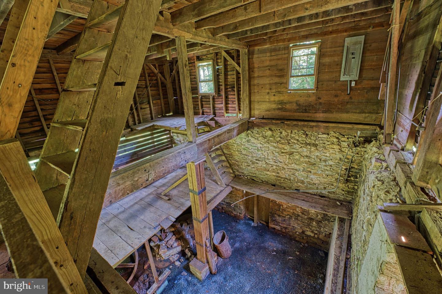18 Old Mill Rd Property Photo 13