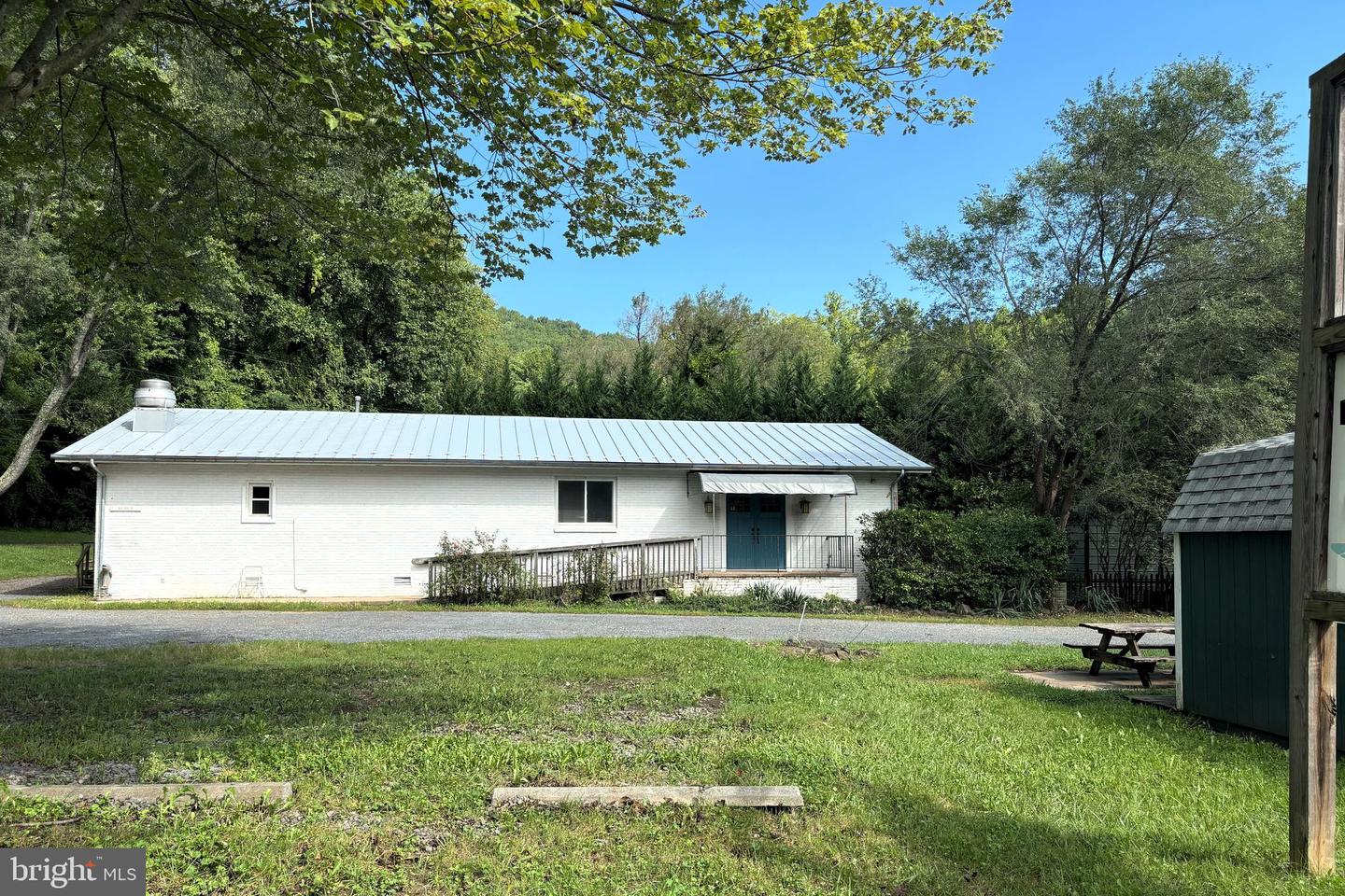 11763 Lee Highway Property Photo 2