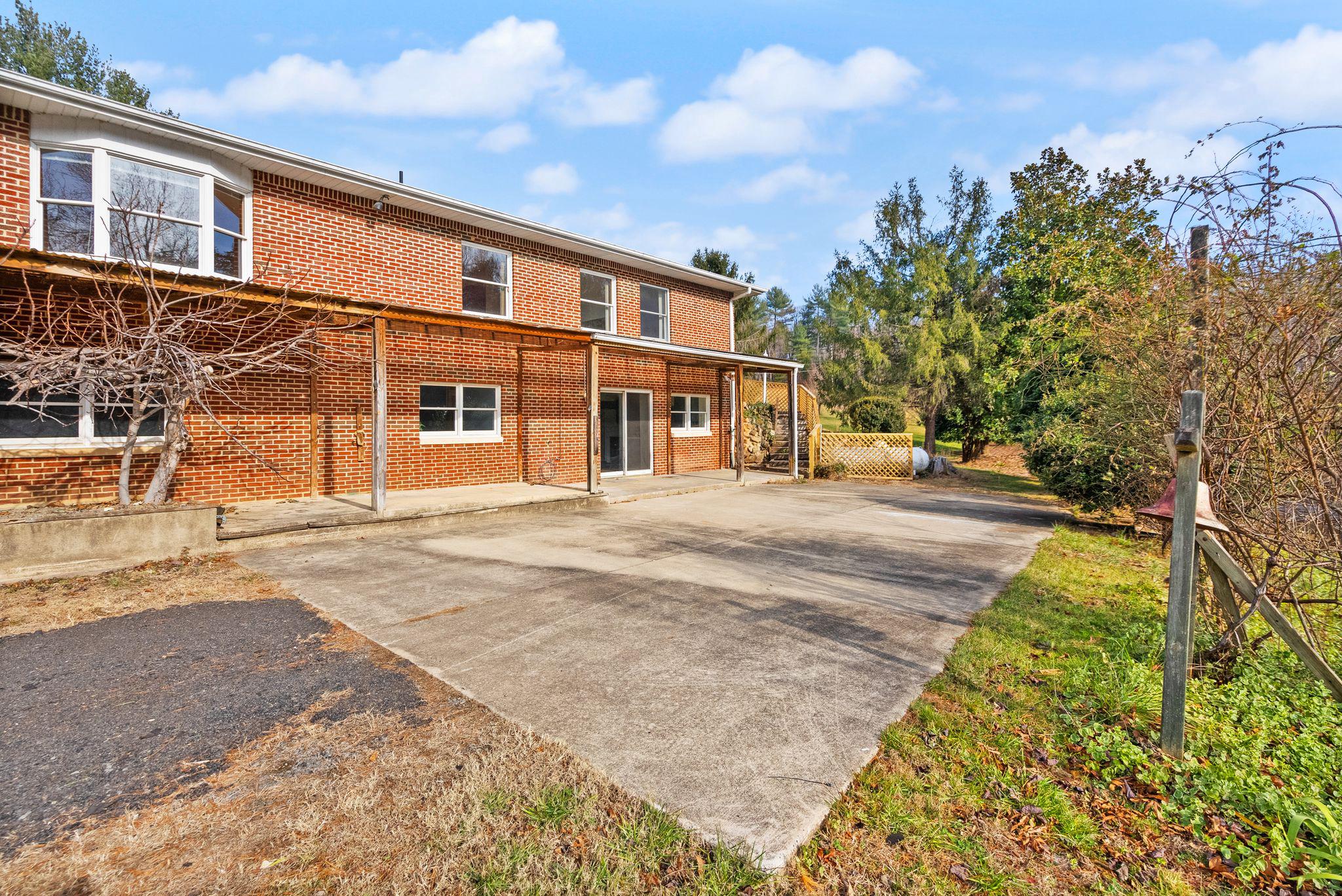 375 Seven Ponds Rd Property Photo 8