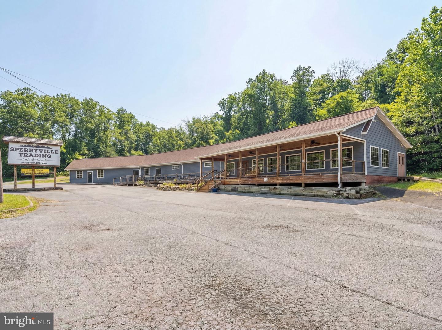 11669 Lee Hwy Property Photo 2