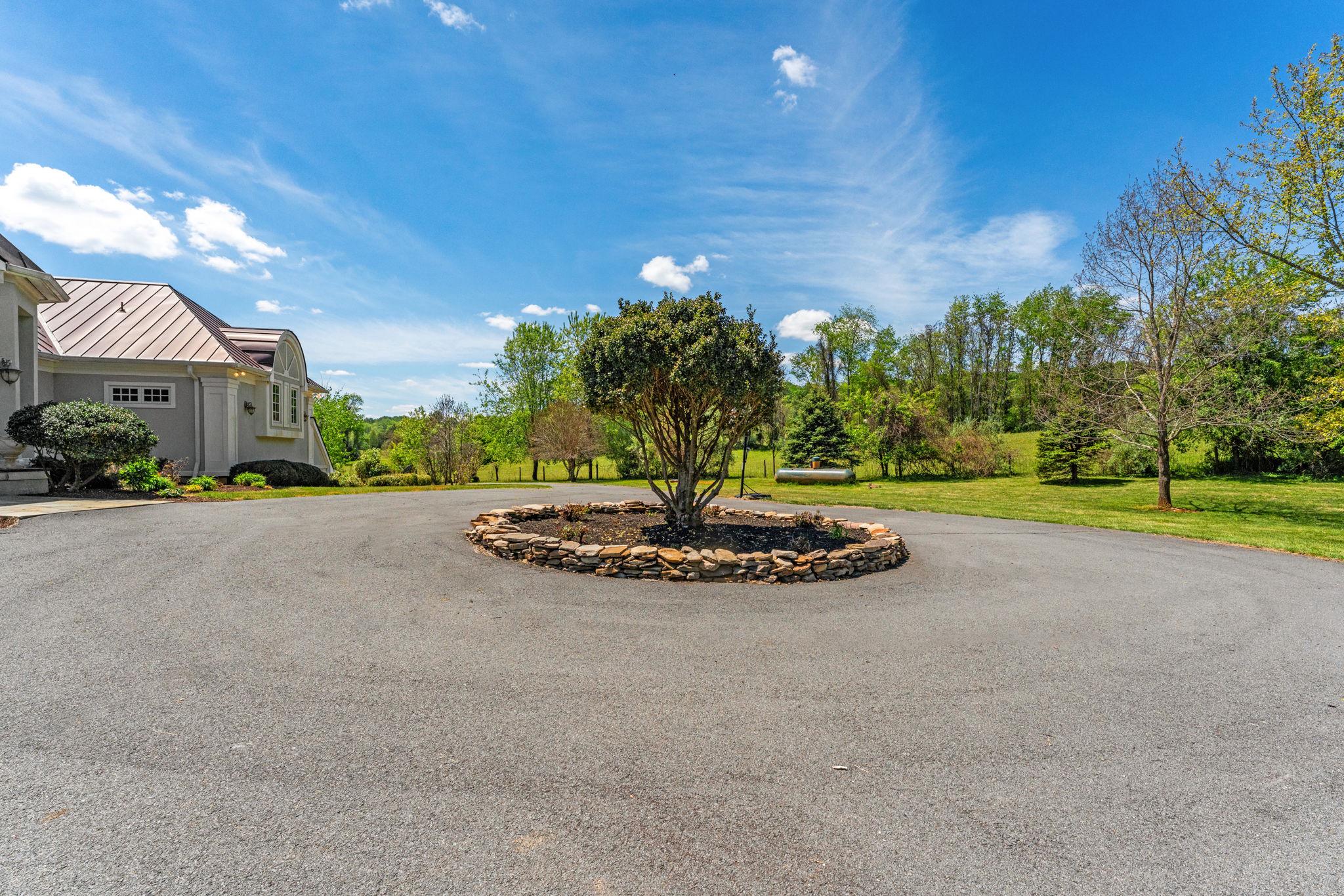 80 Narmada Ln Property Photo 8