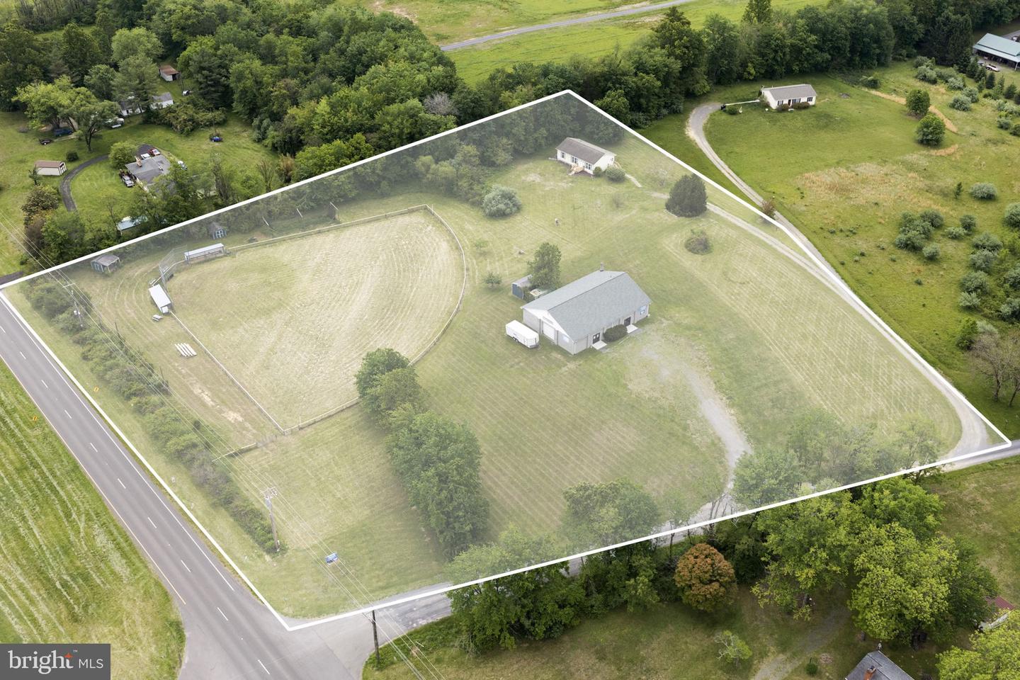 9 Payne Ln Property Photo 1