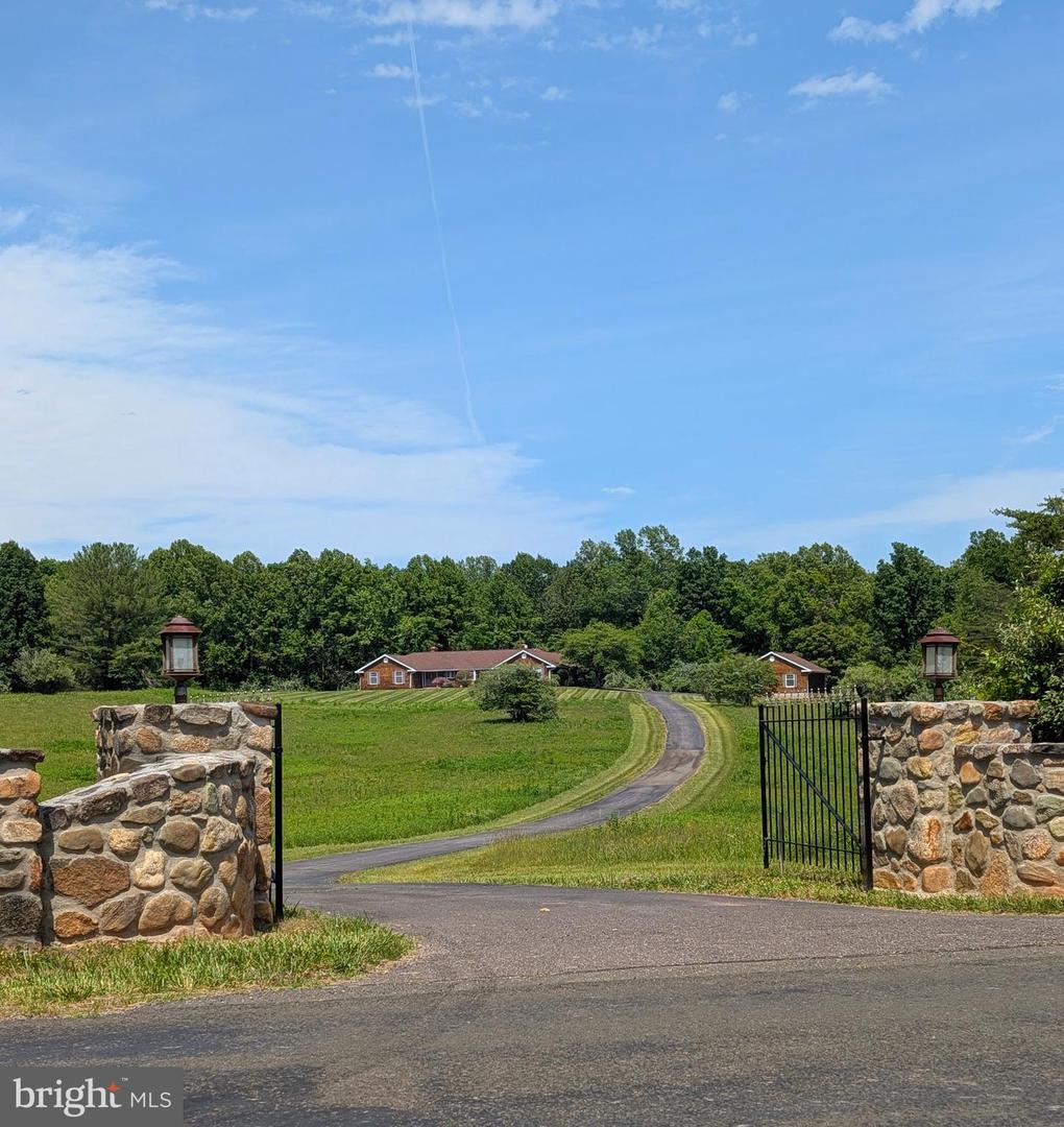 176 Rock Mills Rd Property Photo 3