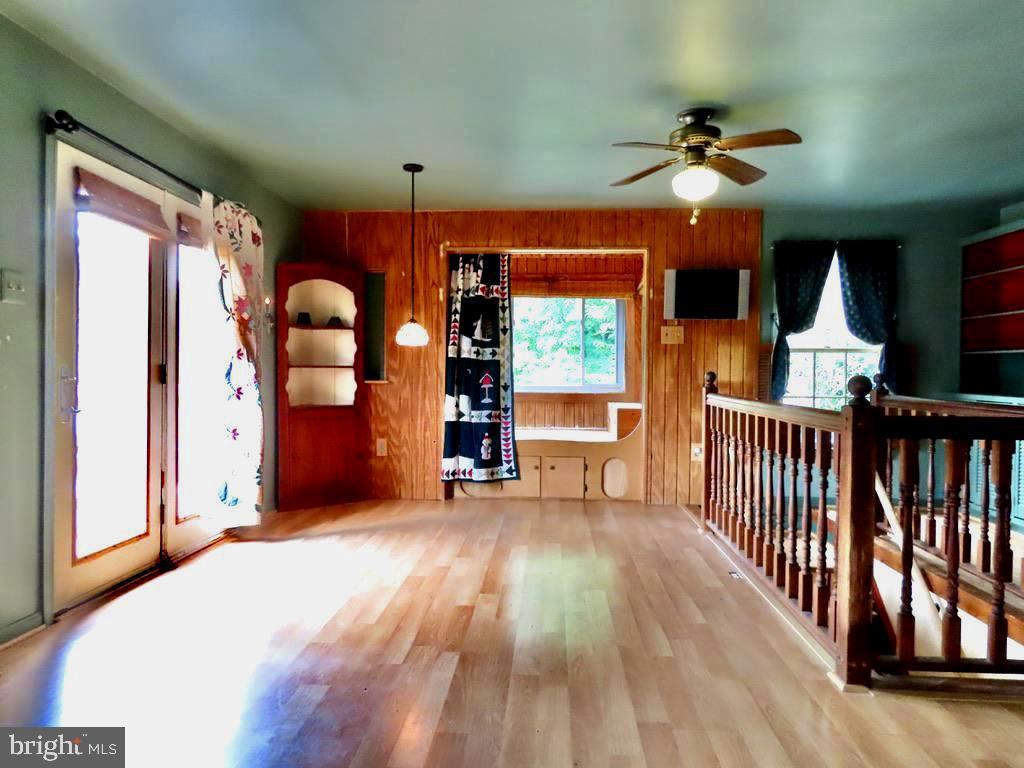 13782 Crest Hill Rd Property Photo 8