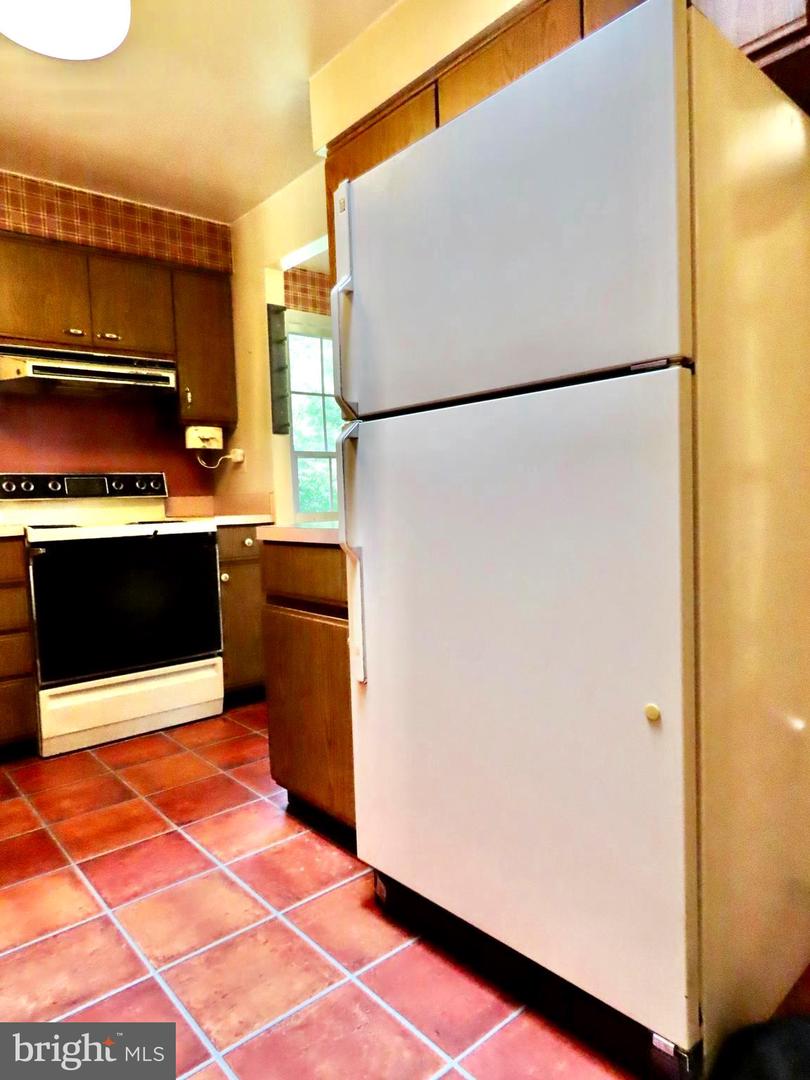 13782 Crest Hill Rd Property Photo 17