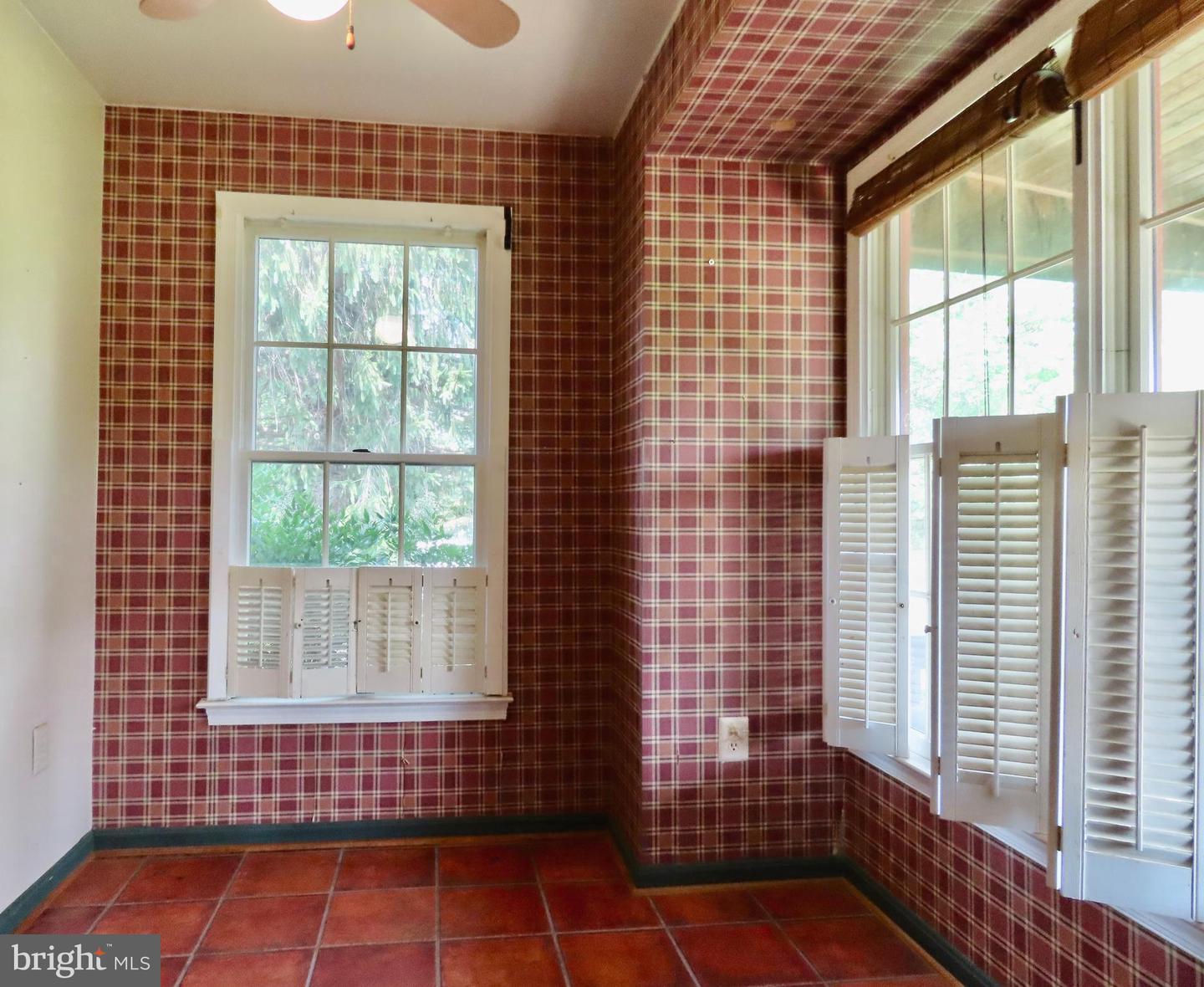 13782 Crest Hill Rd Property Photo 19