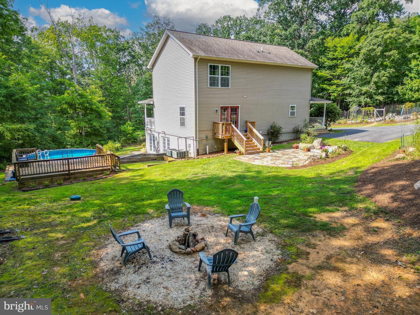 30 Annies Ln Property Photo 15