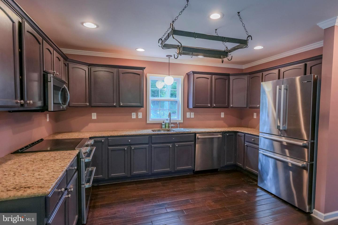 30 Annies Ln Property Photo 19