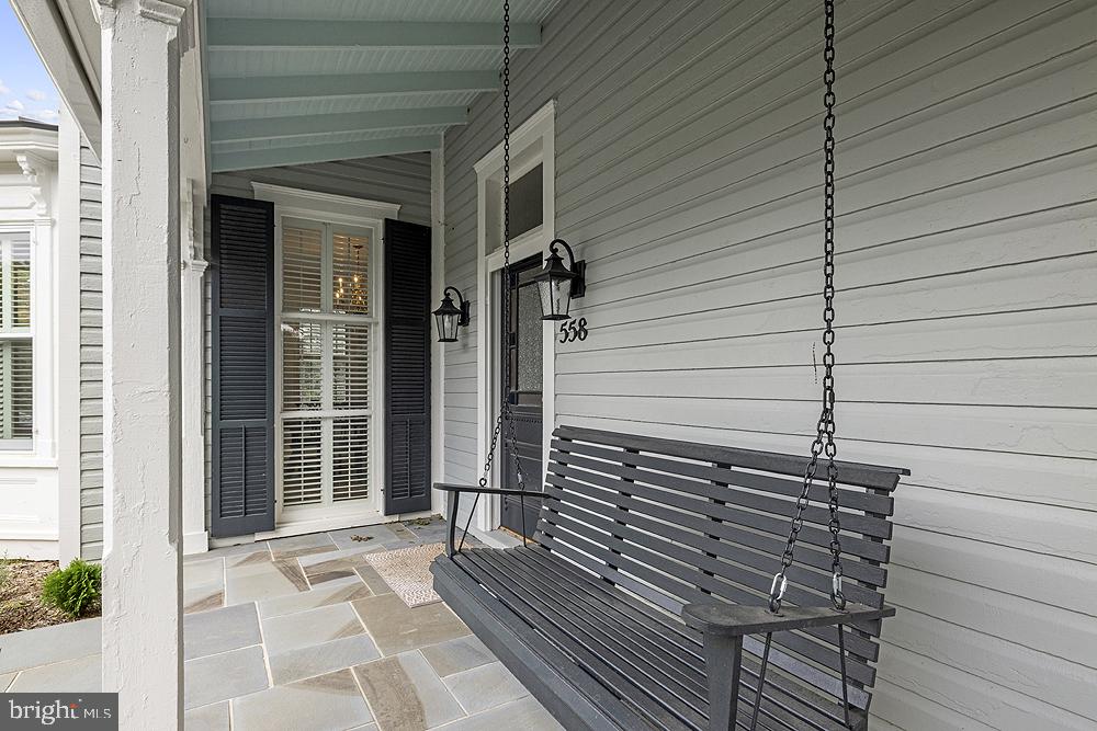 558 Gay St Property Photo 4
