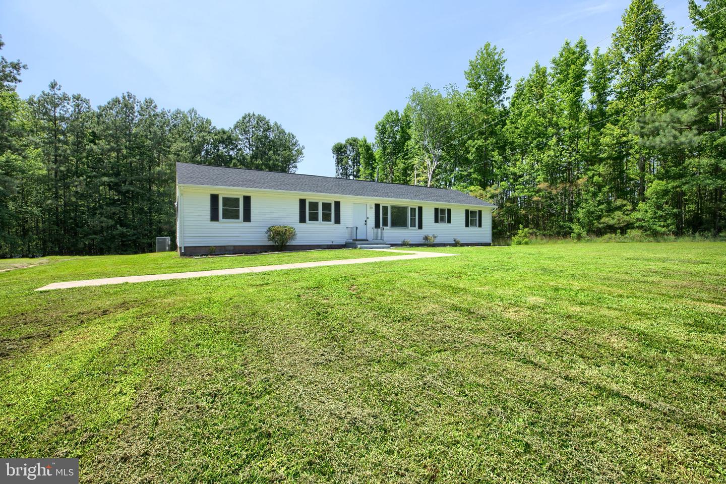 868 Simonson Rd Property Photo 2
