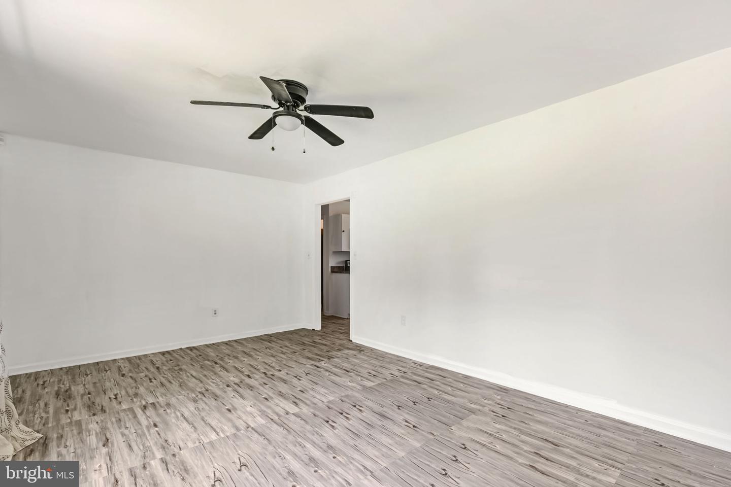 868 Simonson Rd Property Photo 5