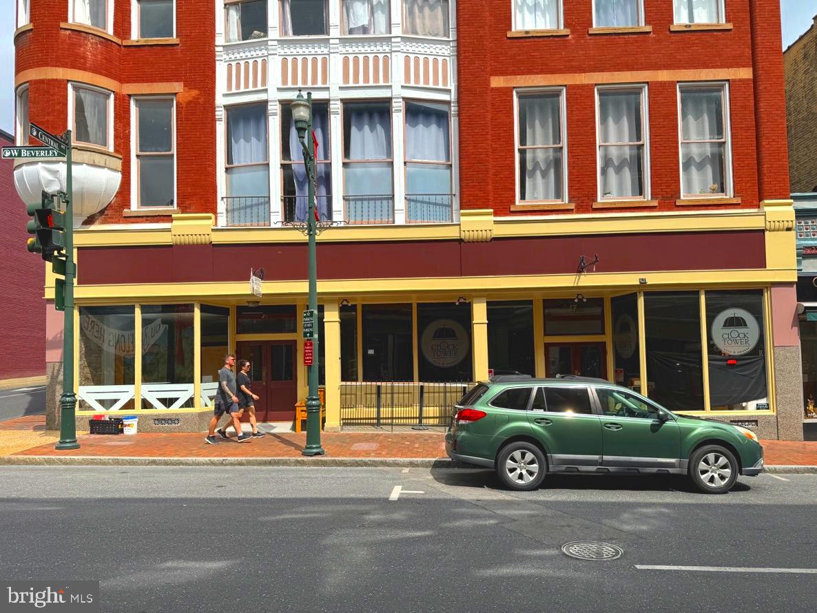 27 W Beverley St Property Photo 2