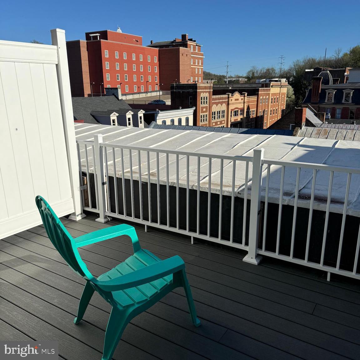 23 E Beverley St Property Photo 2