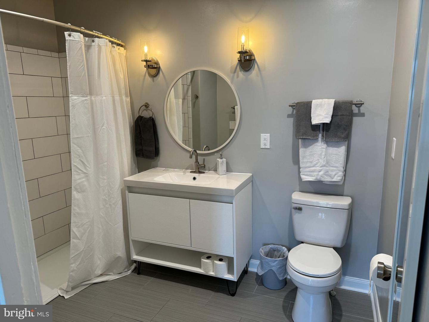 23 E Beverley St Property Photo 8