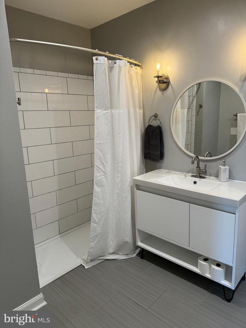 23 E Beverley St Property Photo 9