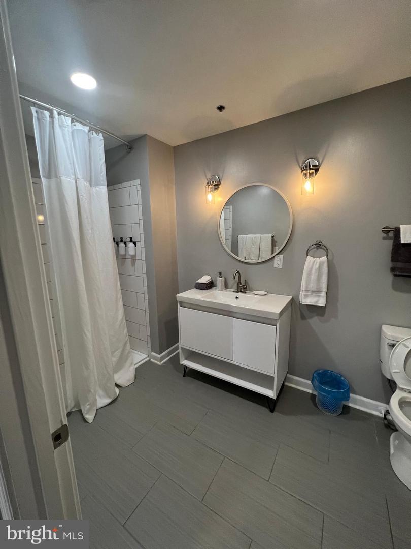 23 E Beverley St Property Photo 15