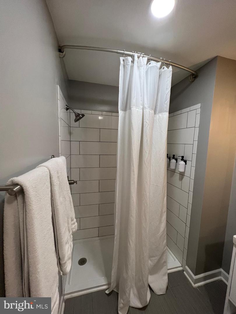 23 E Beverley St Property Photo 18