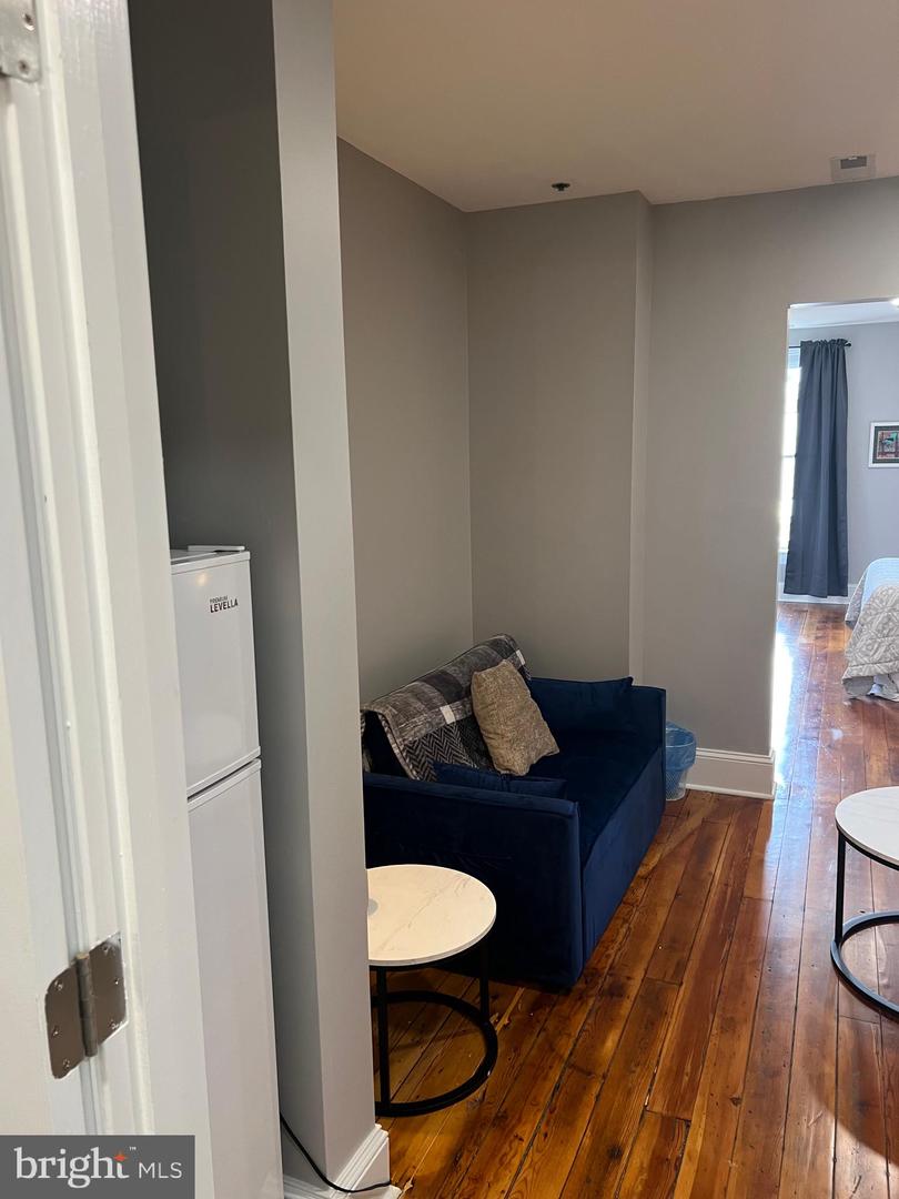 23 E Beverley St Property Photo 19