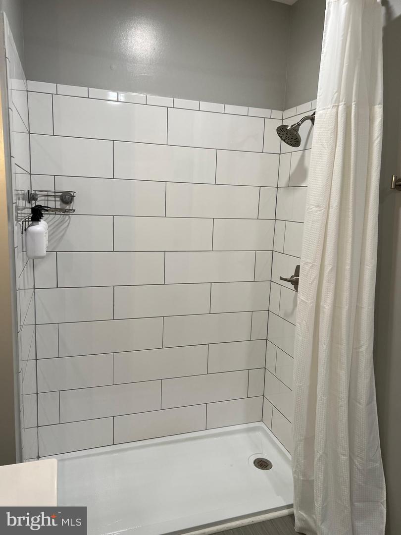 23 E Beverley St Property Photo 26