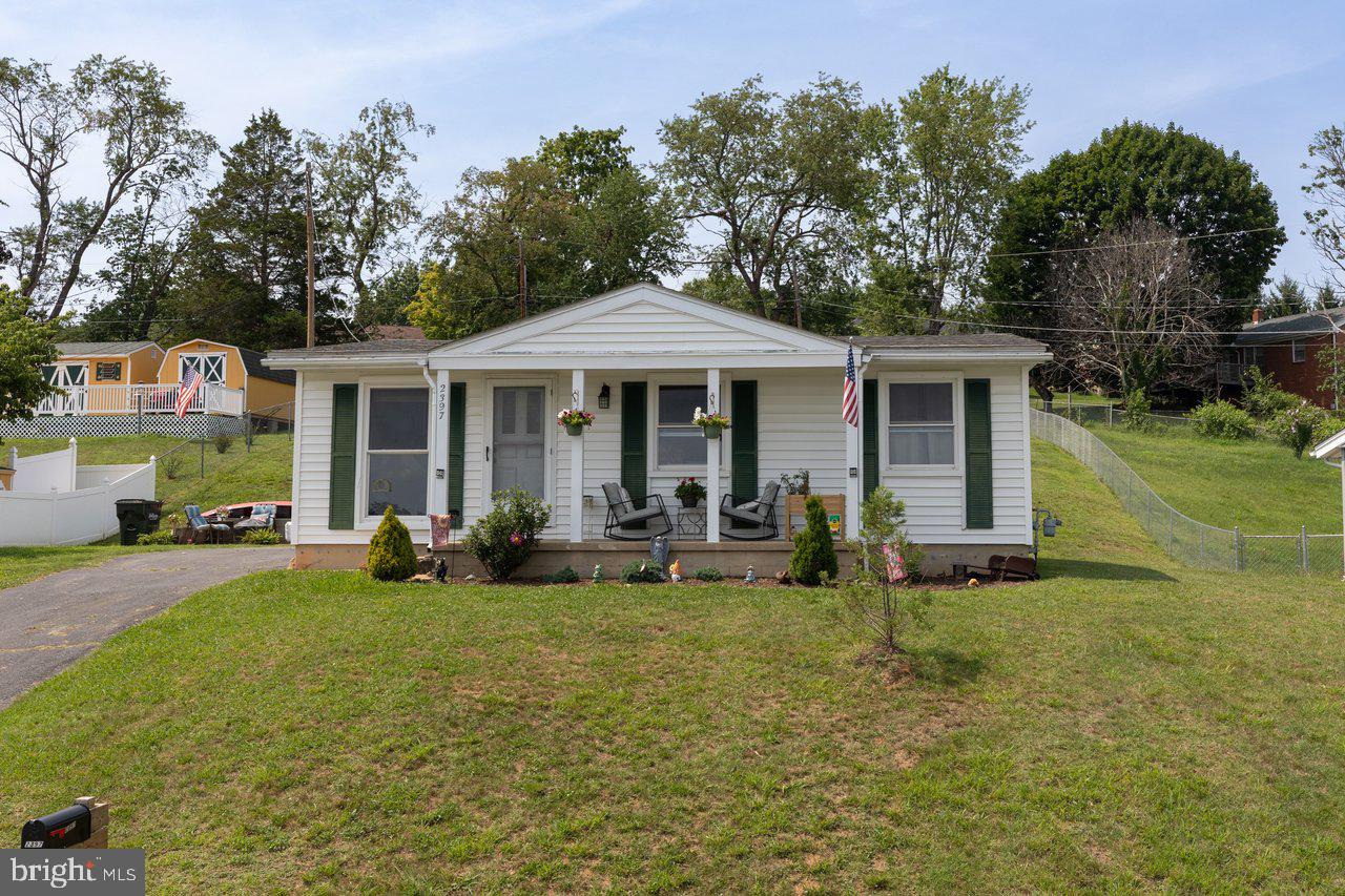 2397 Highview Cir Property Photo 1