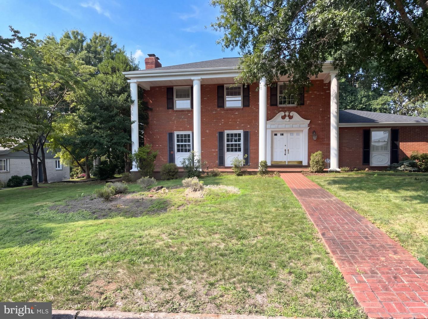 507 Willoughby Ln Property Photo 1