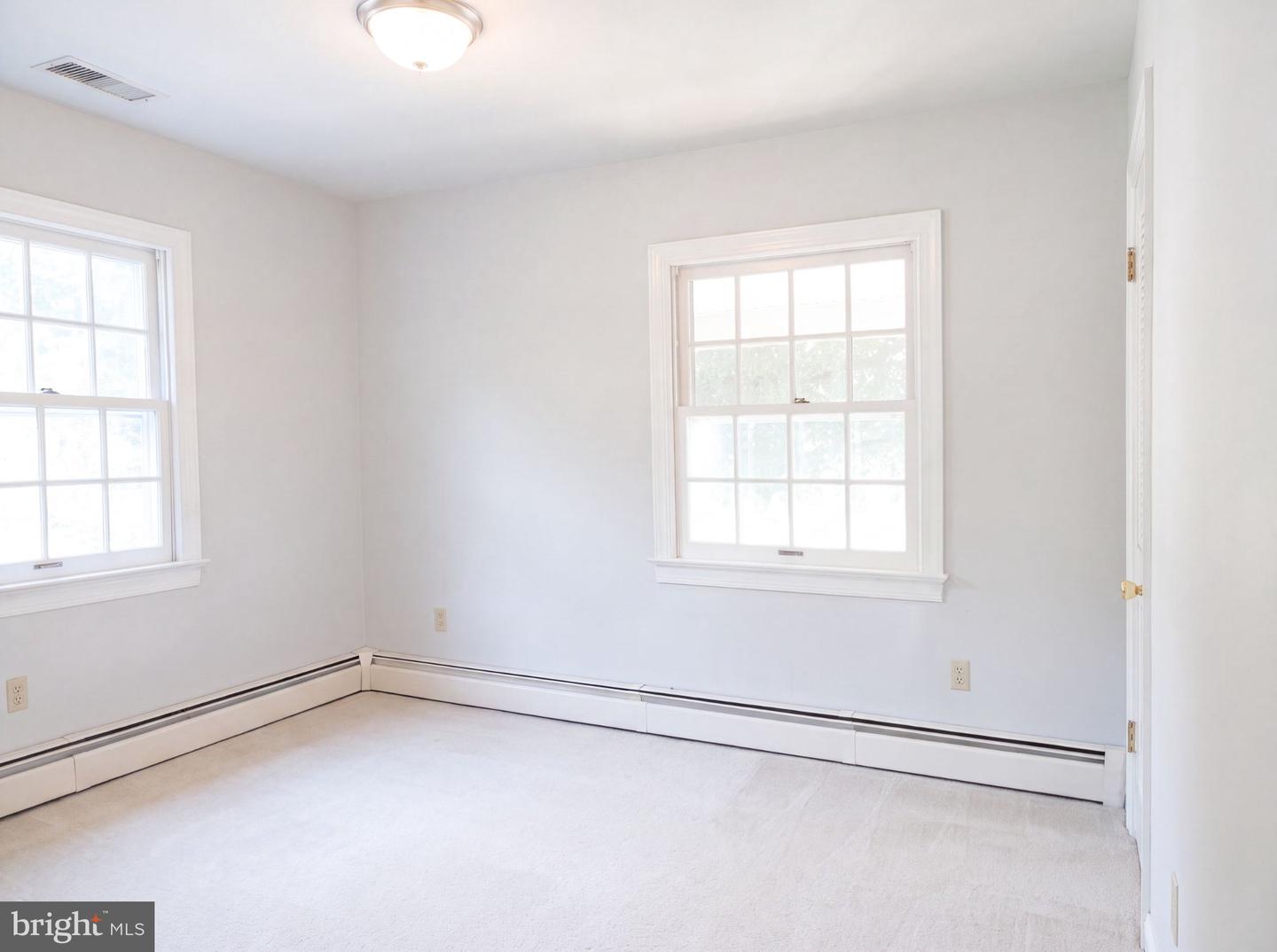 507 Willoughby Ln Property Photo 18