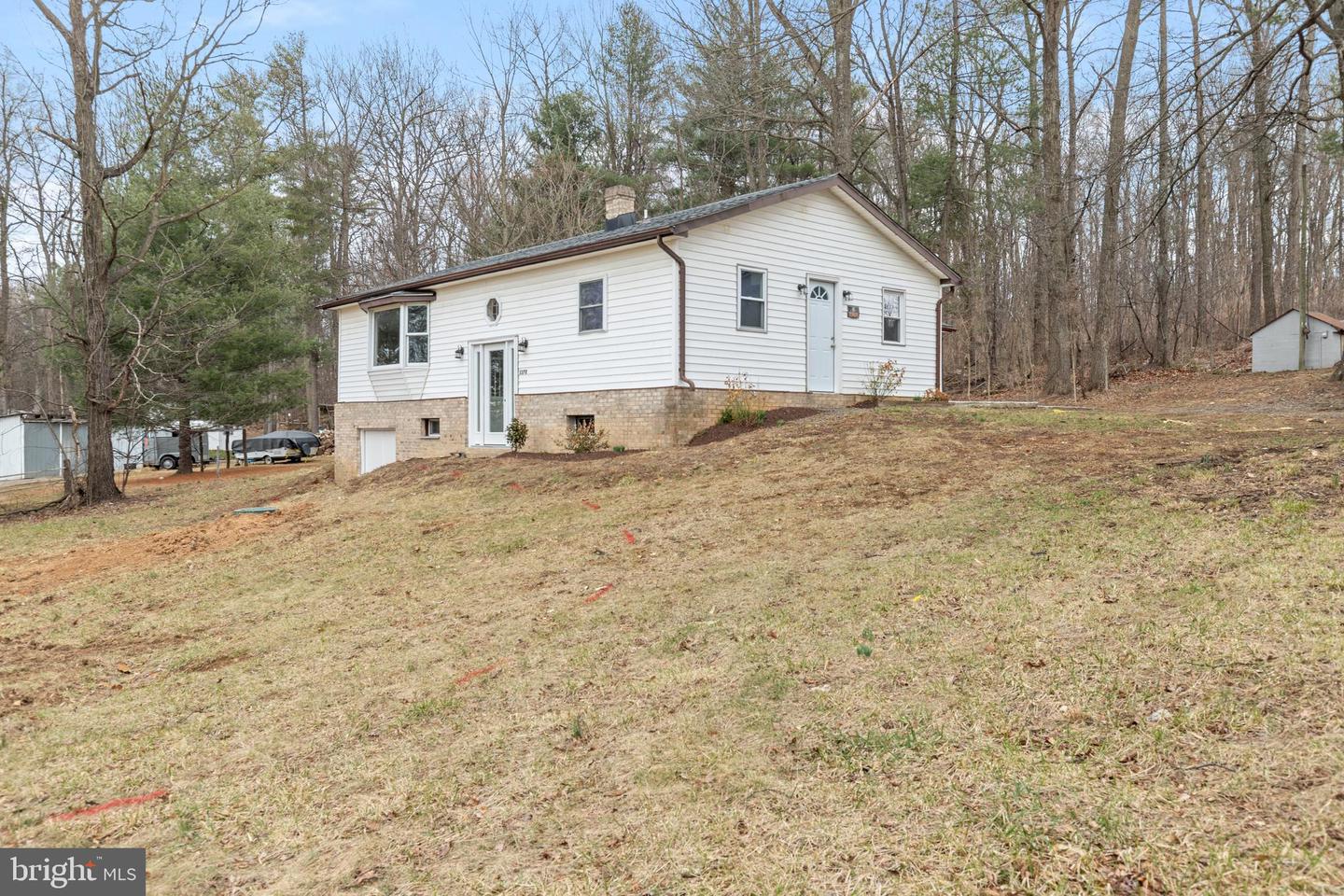 1178 S Middle Rd Property Photo