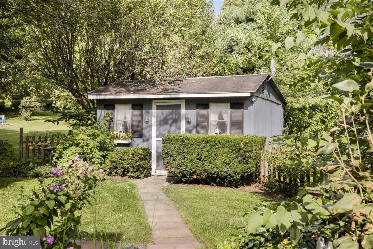 355 Orchard Dr Property Photo 10